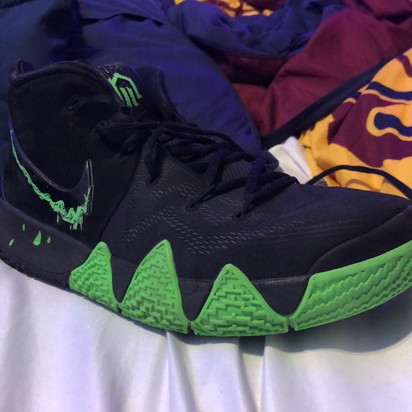 kyrie 4s halloween